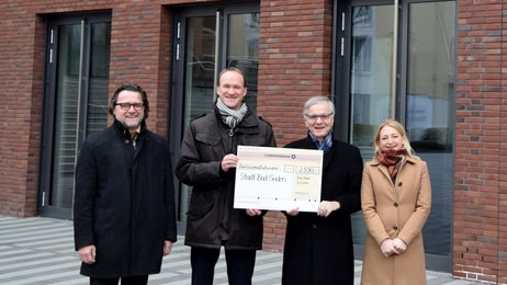 Messer group fundraise german refugees language courses