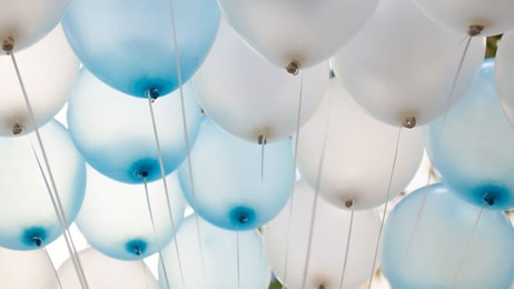helium-White-and-blue-balloons-background