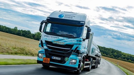 csm_LNG_Fahrzeuge_HOYER_Nippon_d4ebe50335