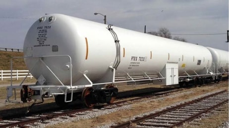 DOT-113C120W_Carries ~30,000 gallons