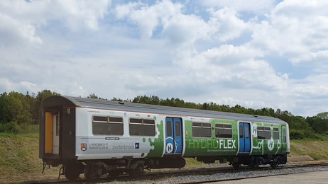 HydroFLEX fuelled by Luxfer Cylinders