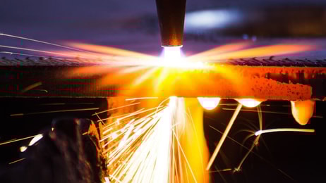 metal-cutting-with-acetylene-torch-close-up-on-low-ligth