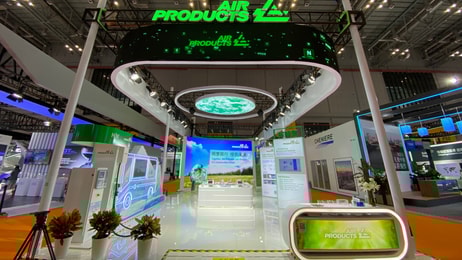 [Press Picture] Air Products Showcases Green and Low-Carbon Innovations   at the 4th China International Import Expo
