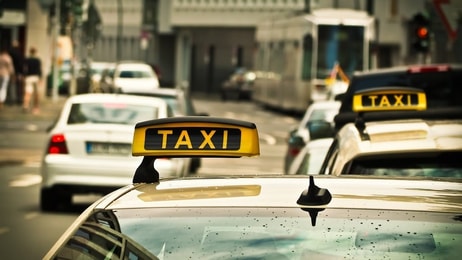 taxi-1515420_960_720