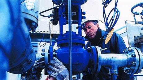 Linde engineers working