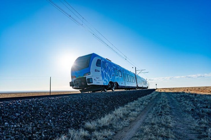 Stadler hydrogen train powers to non-stop record