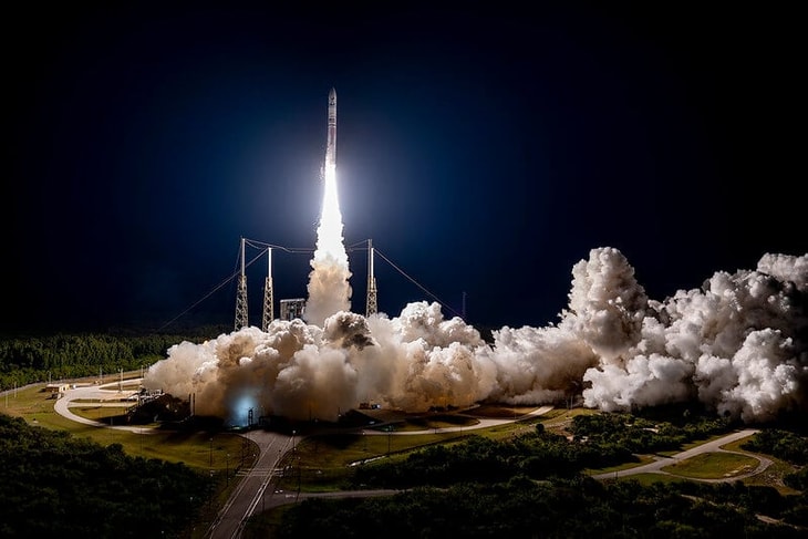 first-us-lunar-mission-in-50-years-blasts-off