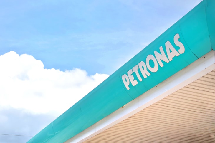 Petronas and CNOOC ink 10-year LNG supply agreement