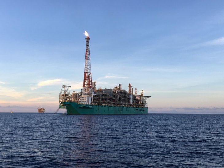 Golar LNG signs 20-year FLNG deal in Argentina